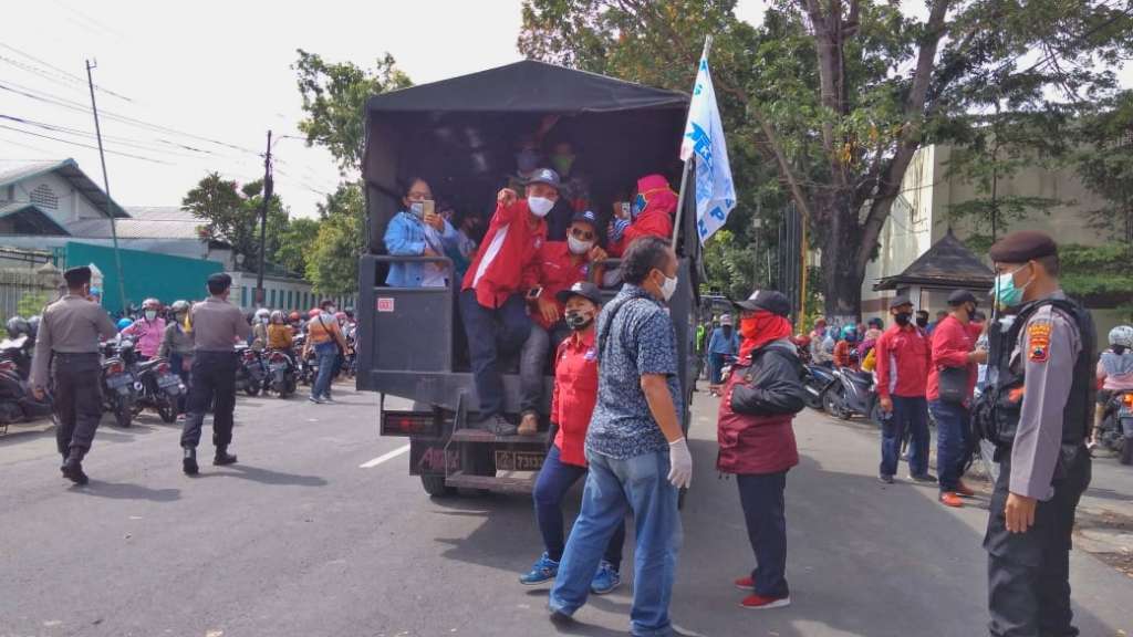 Ditengah Pandemi, Buruh PT Tyfontex Indonesia Kembali ...